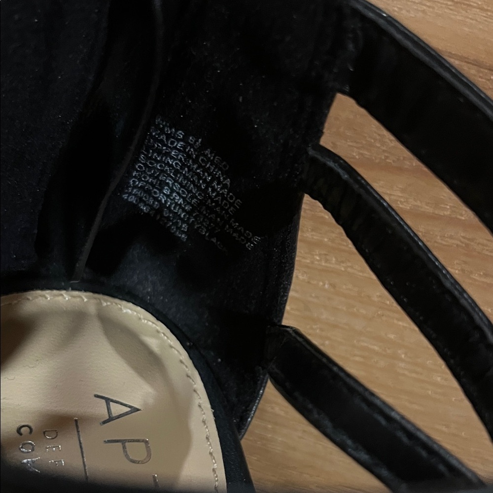 Apt. 9 Elegant Black Gladiator Sandals - Picture 4 of 5